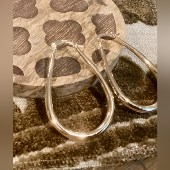 Jewelry - 🌸Hoop Earrings Oblong 18k Plated